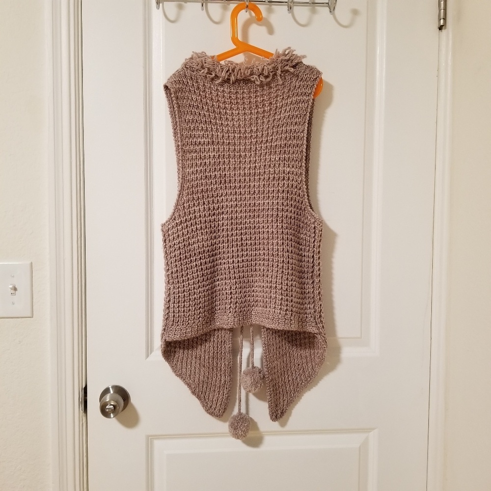 Vest - Picture 5 of 5